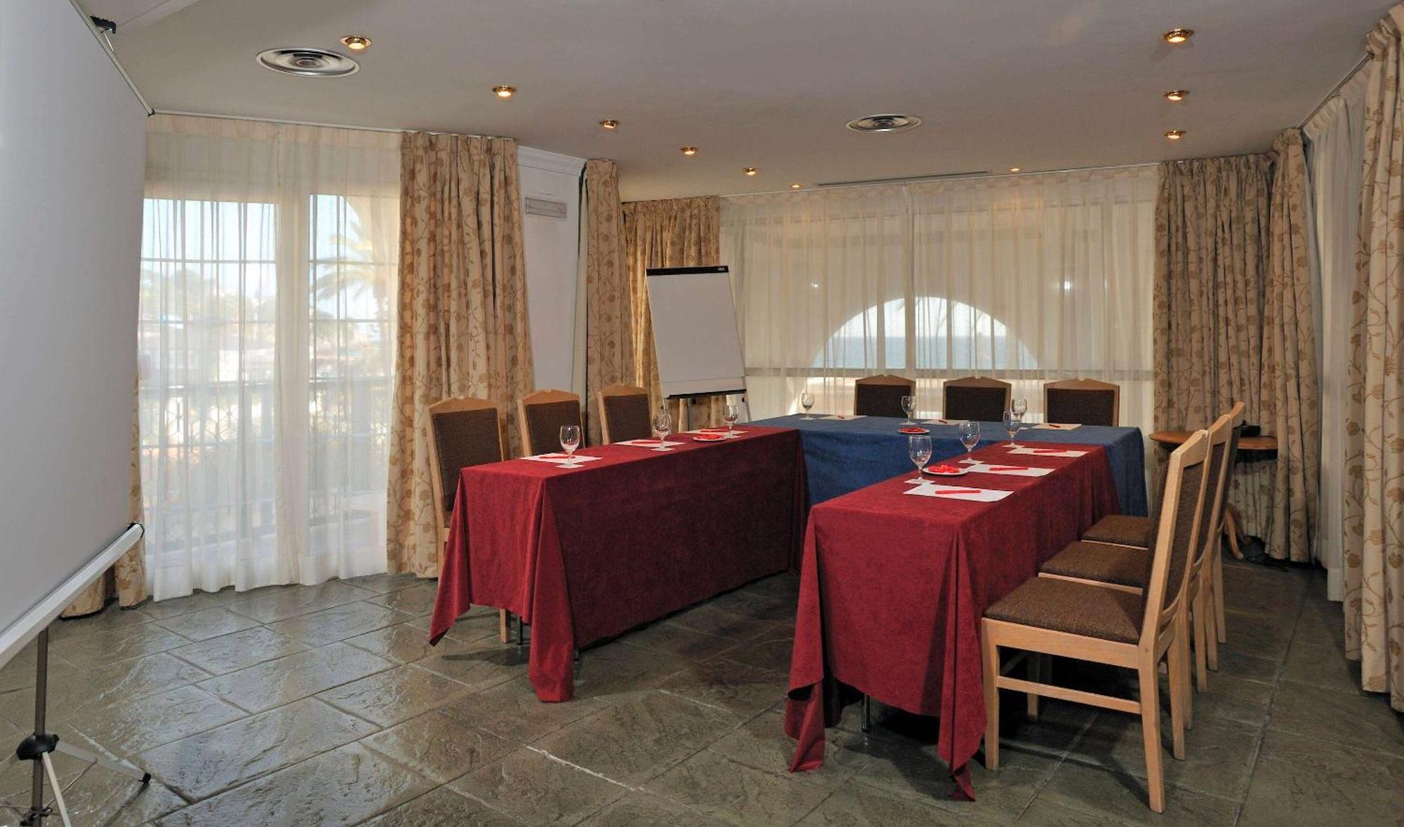 Hotel Sol Fenicios 4*